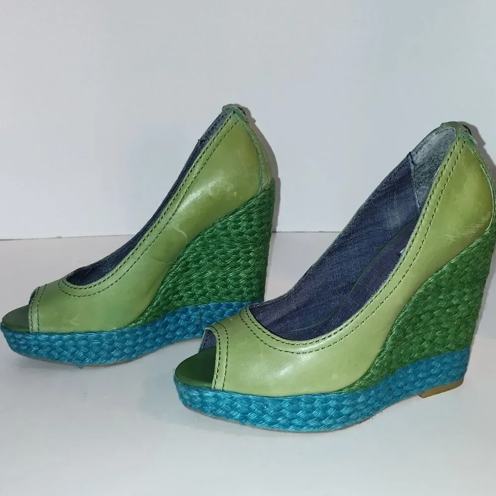 Calvin Klein Hallen Green Wedge Shoes Size 10 runs small 9.5